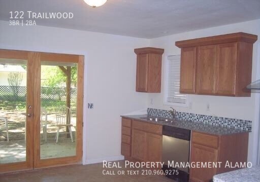 Foto del edificio - 122 Trail Wood