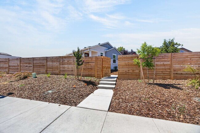 Foto del edificio - Charming 3-Bed, 2-Bath Home in Sacramento