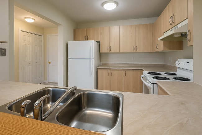 Building Photo - 469 Church St