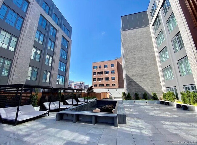 Foto del edificio - 37-26-3732 32nd St