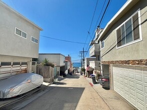 Building Photo - 217 Gull St