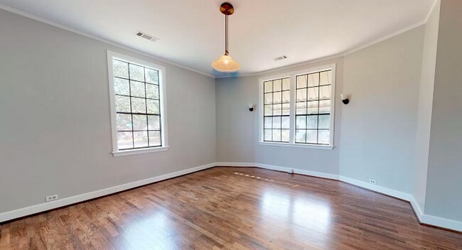 Foto del edificio - MOVE IN SPECIAL - FIRST MONTH FREE!!!
