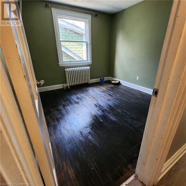 Photo du bâtiment - 1499 Main St E