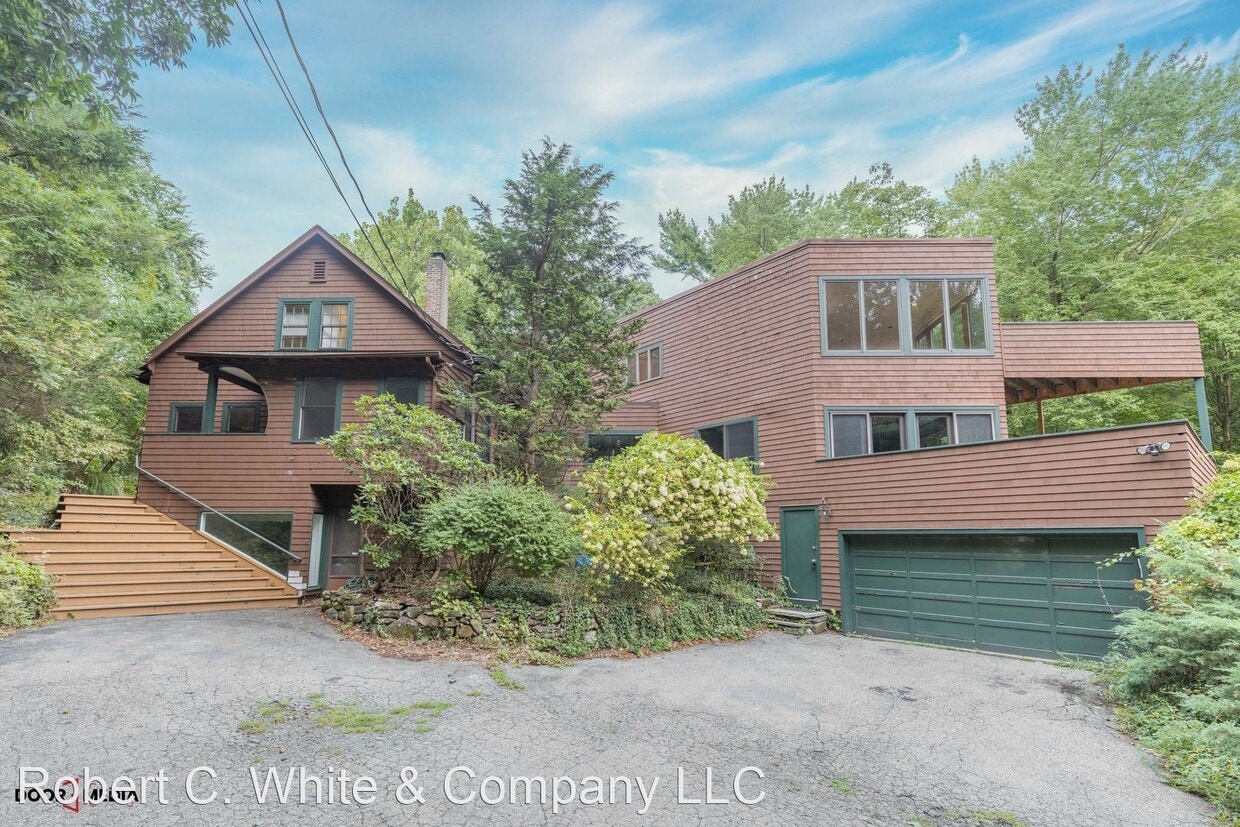 Primary Photo - 4 br, 3 bath House - 15 Walker Lane