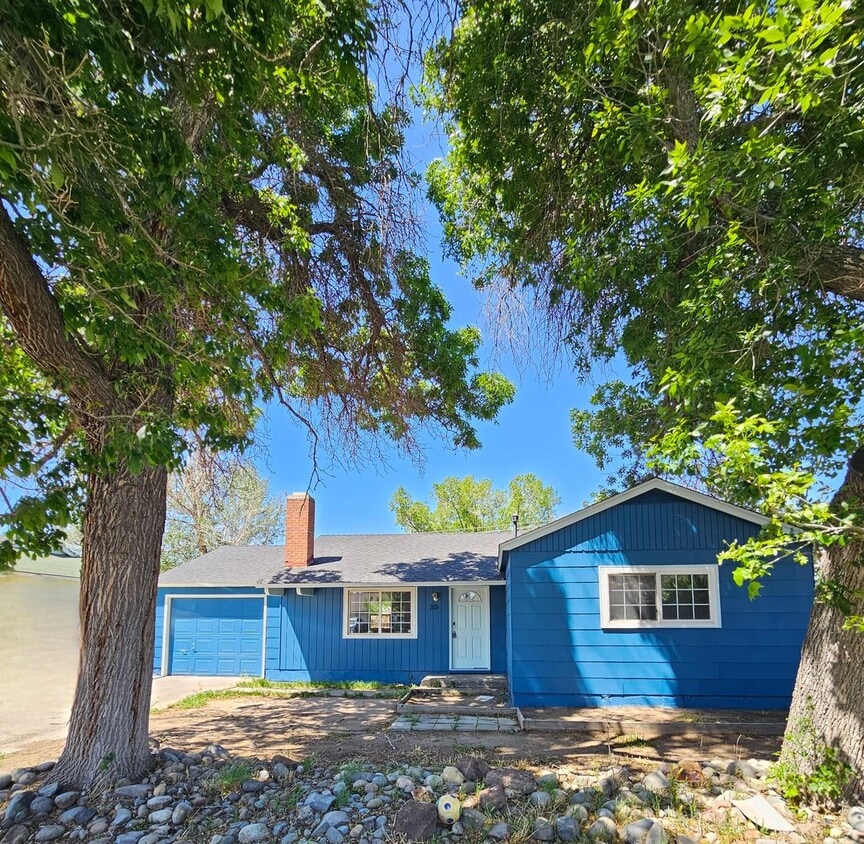 Primary Photo - Charming 3 bedroom cottage