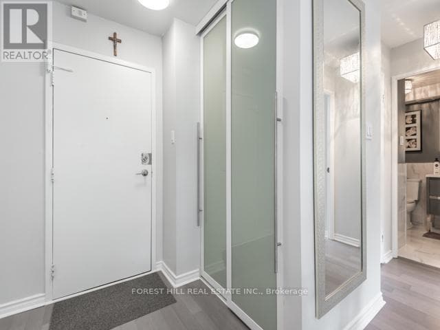 Building Photo - 105 McCaul St