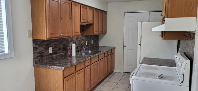 Foto del edificio - 805-1/2 4th Ave NE