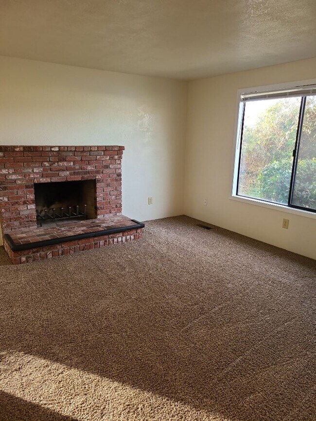 Foto del edificio - Comfortable 3 bed, 2 bath home in Medford