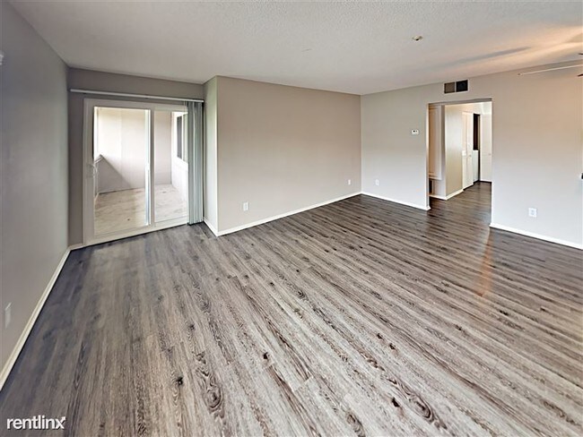 Building Photo - 6500 Country Club Dr