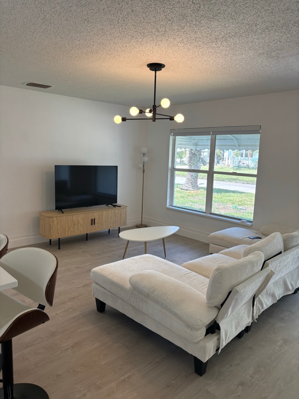 Foto principal - 6713 Sierra Terrace