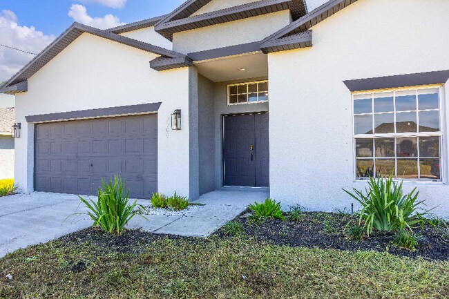 Foto del edificio - 3300 NW 15th Ln