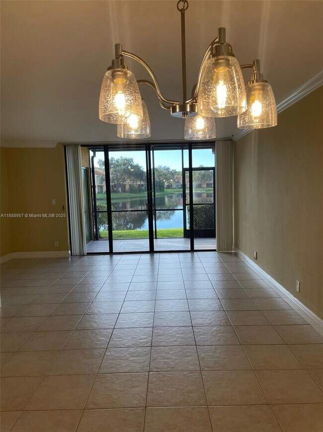 Foto del edificio - 3702 Coral Tree Cir
