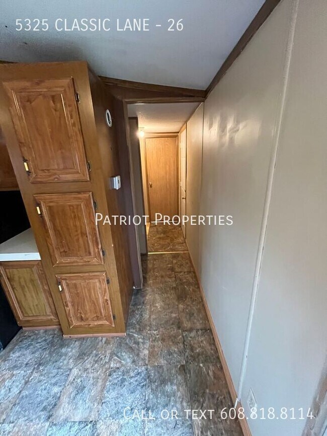 Foto del edificio - 5325 Classic Ln