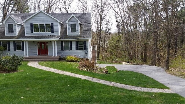 Building Photo - All Utilities Included! 1 Bedroom In-Acces...