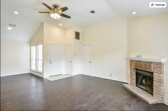 Foto del edificio - 6325 Southwood Ct N
