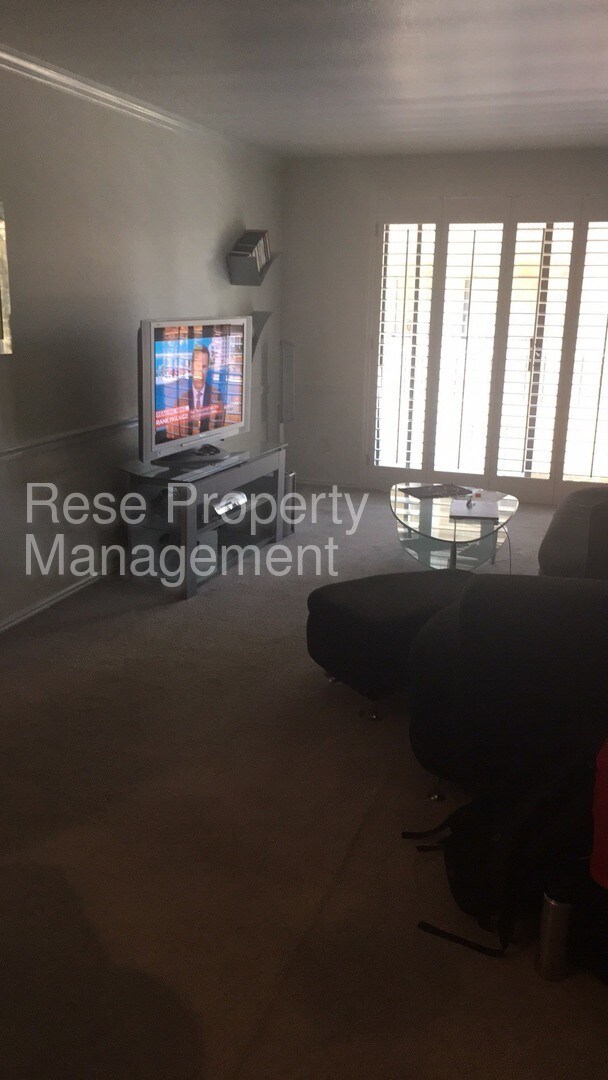 Building Photo - Remodeled 2 Bed 2 Bath Towne Park Condo!!