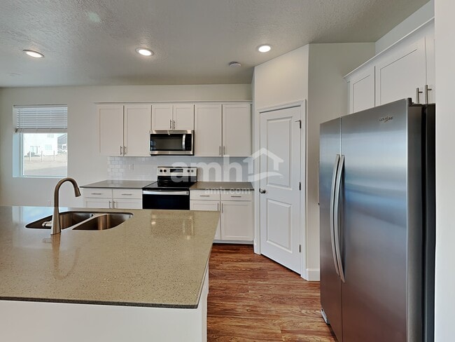 Foto del edificio - 226 N Dry Crk Rd