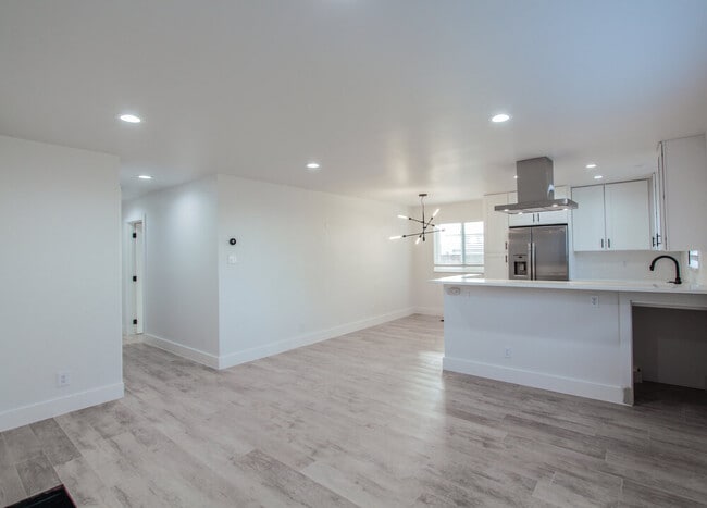 Building Photo - Knoxwood Apartments - Updated Units!