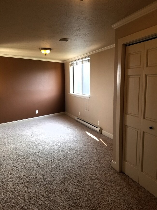 Building Photo - Class and Style! 3 Bed, 2 Bath South Hill ...