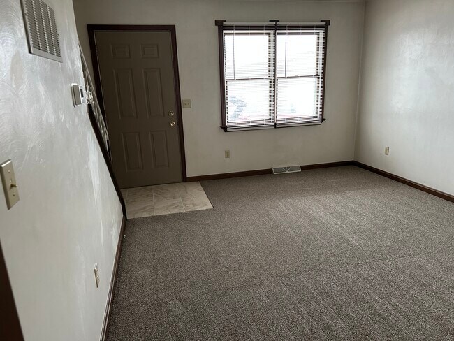 Foto del edificio - 3169 W 40th St