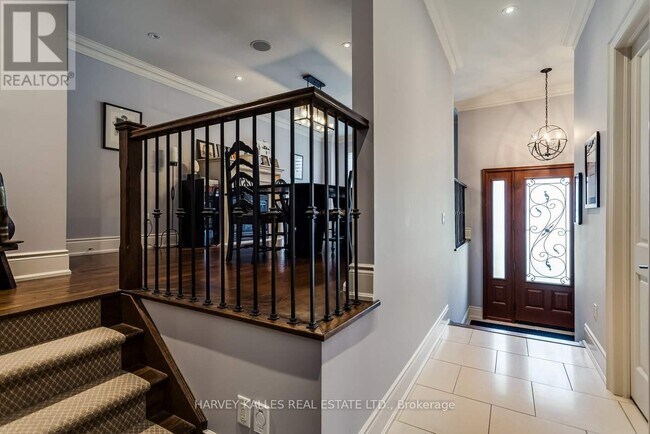 Photo du bâtiment - 149 Bannockburn Ave