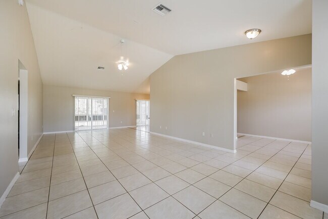 Foto del edificio - 401 SE 18th St