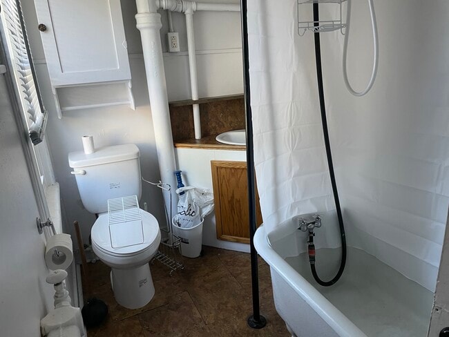 Bathroom - 88 Pilgrim St