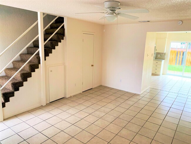 Foto del edificio - 3409 Victoria Cir