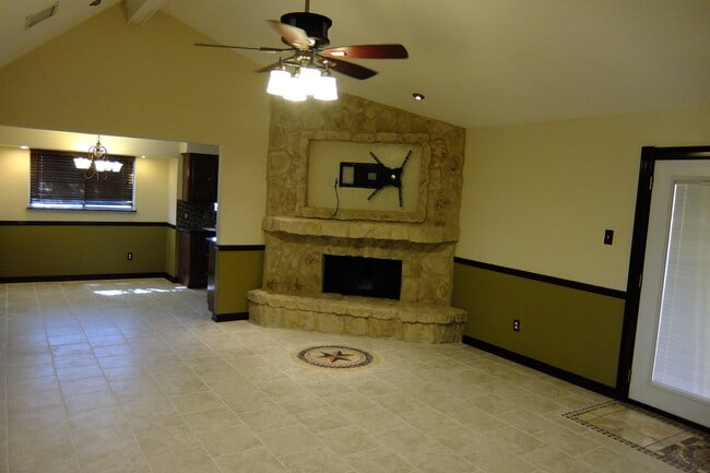Foto del edificio - 10526 Sundown Dr