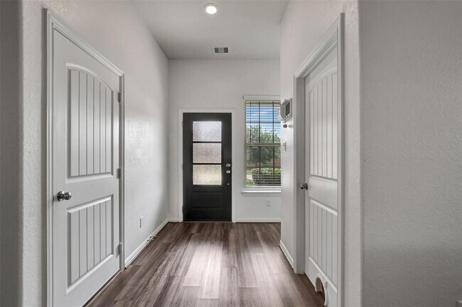 Building Photo - 6251 Briarstone Valley Ln