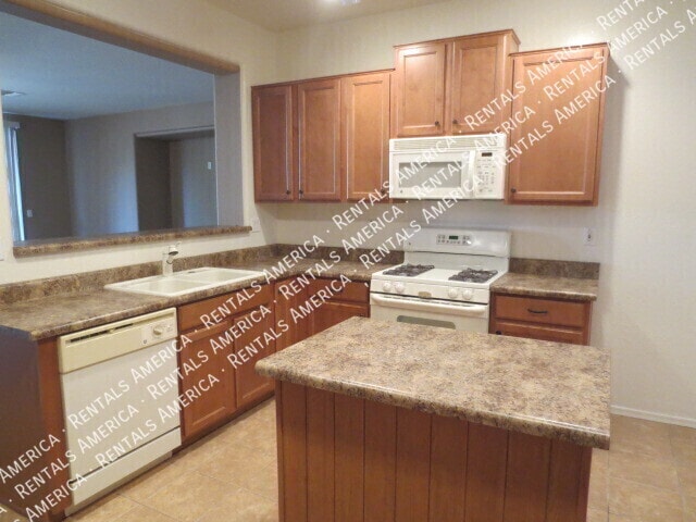 Building Photo - 19407 E Canary Way