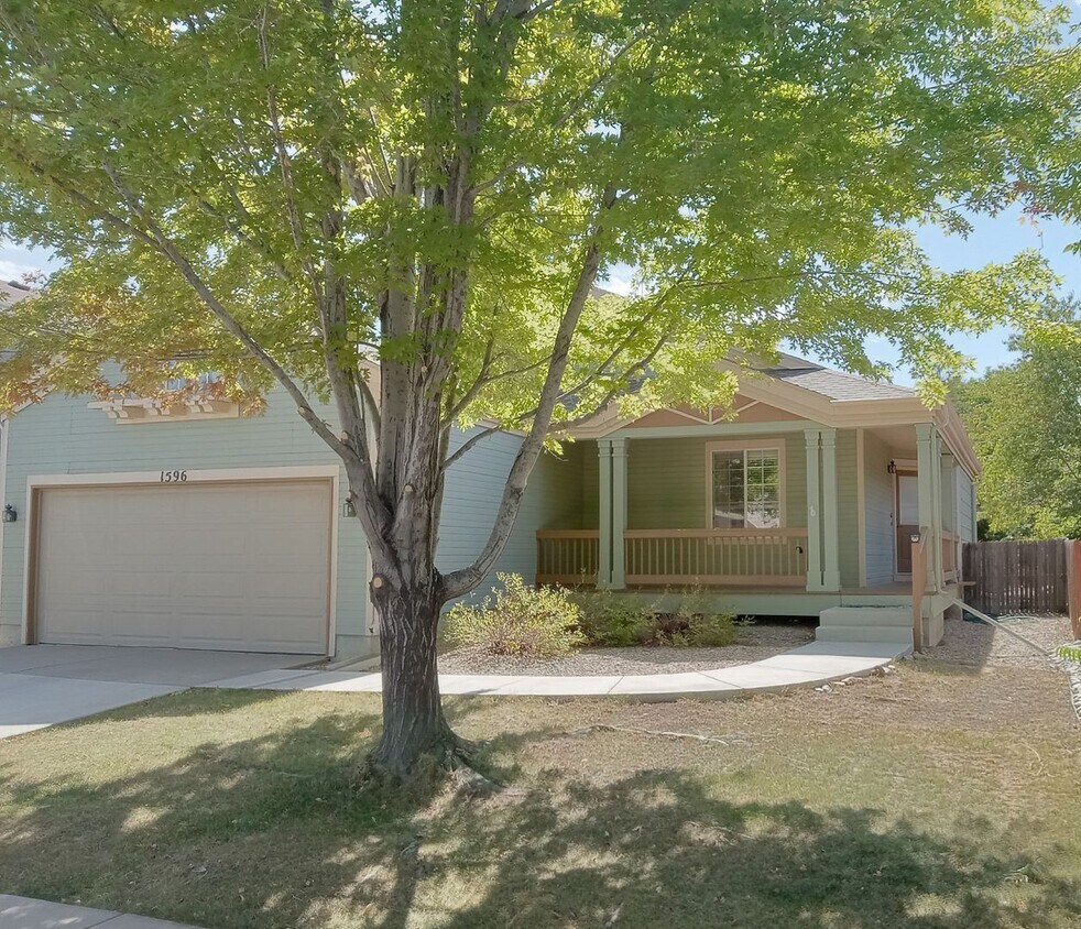 Photo - 1596 Meachum Way