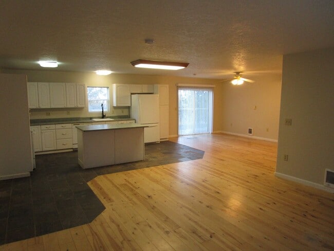 Building Photo - House on Lower Side of Juniper Canyon with Property Space - Available Soon!