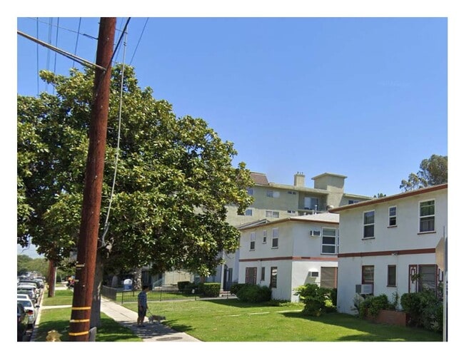Building Photo - 11960 Magnolia Blvd