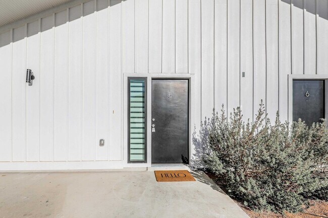 Foto del edificio - 3911 Casa Blanca Lake Rd