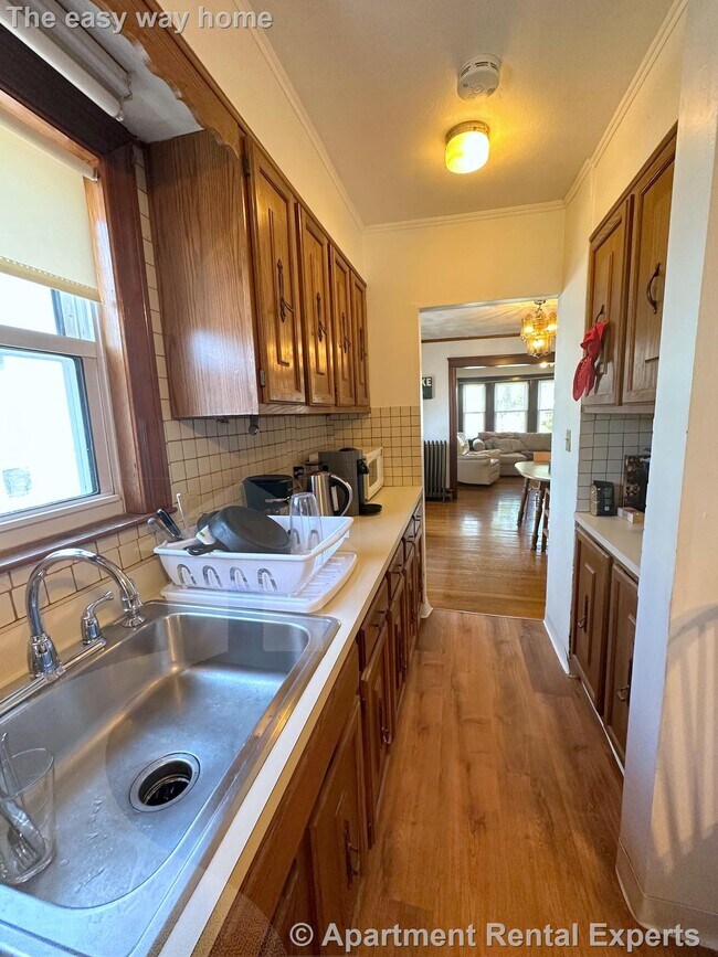 Building Photo - East Arlington 2 Bedroom - Parking - Well ...