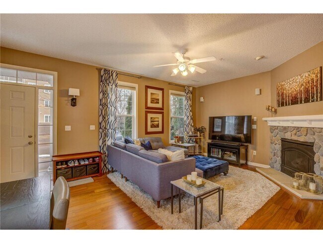 Foto del edificio - 1634 Woodlynn Ave