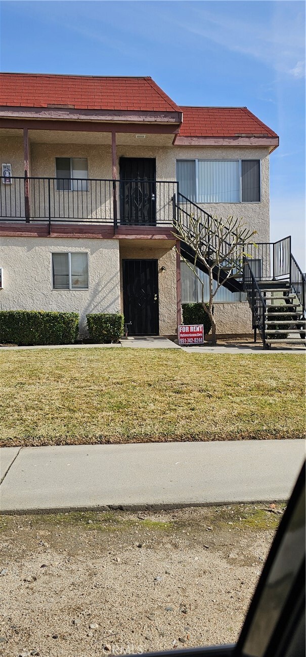 Building Photo - 4211 Mountain Dr
