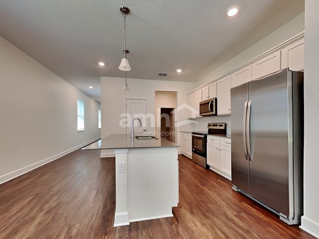 Building Photo - 1111 Walden Pond Dr