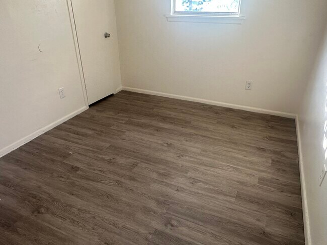 Foto del edificio - 2417 N Wilson St