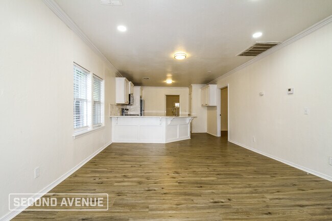 Foto del edificio - 1521 S Blackwelder Ave
