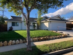 Building Photo - 283 Palo Alto Dr