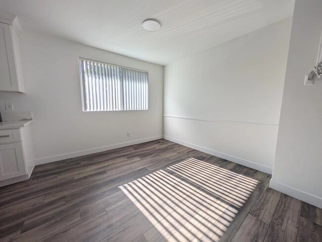 Building Photo - 551 Orlando Ave