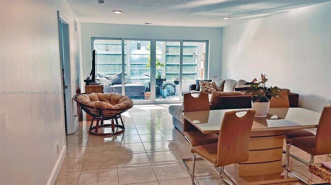 Foto del edificio - 8421 Lagos De Campo Blvd