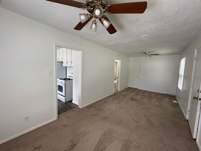 Foto del edificio - Greenwood 3 Bedroom 2 Bath