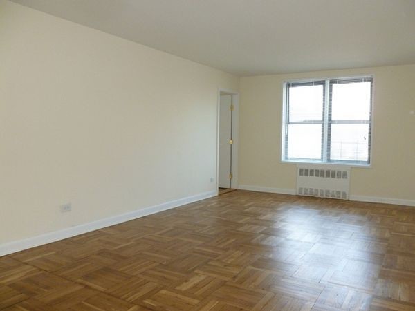 Primary Photo - 106 Broadway