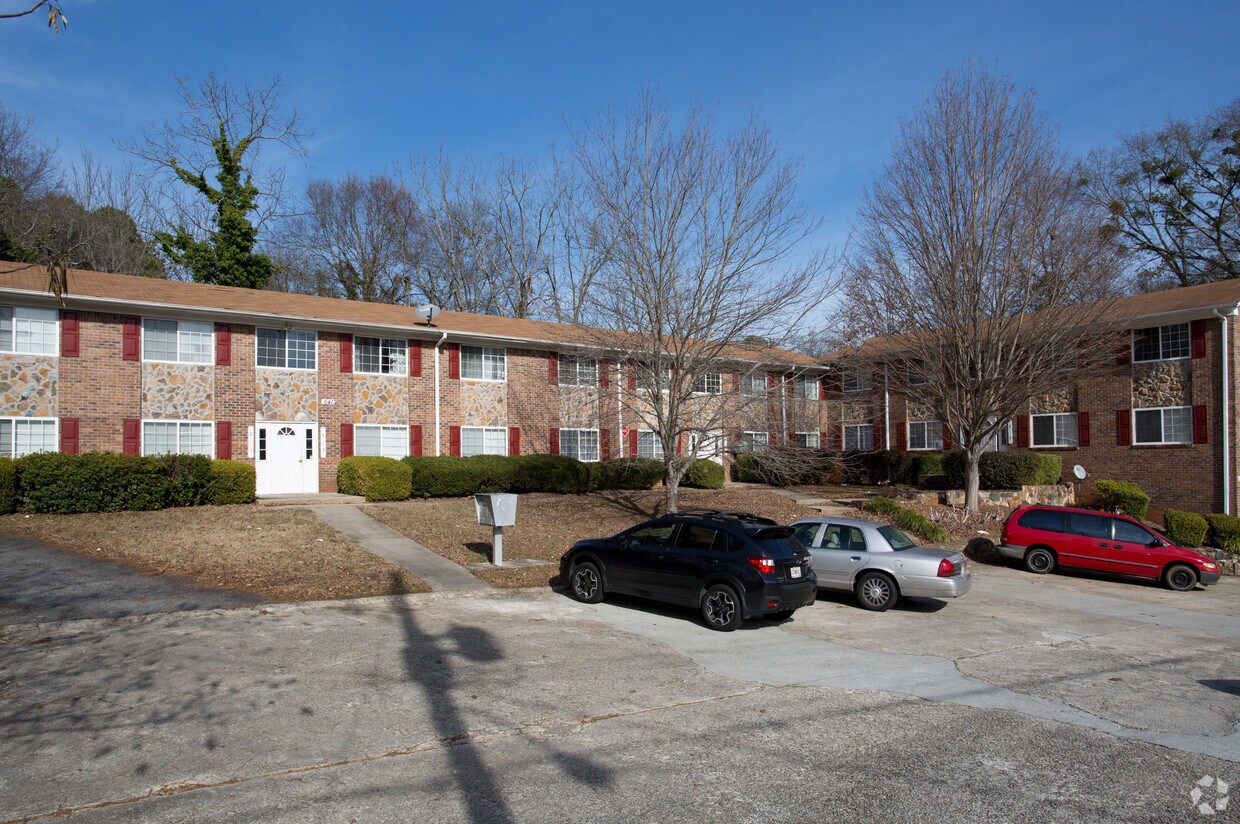 Building Photo - 641 Powder Springs St SE