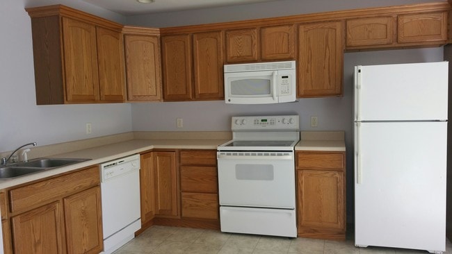 Building Photo - Windwood Court