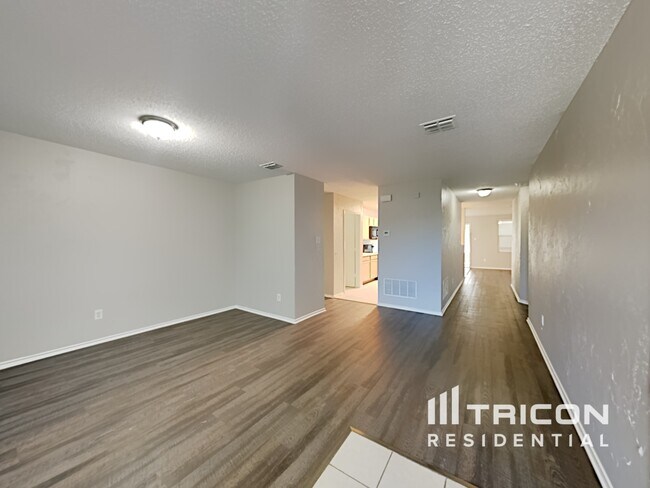 Building Photo - 2641 Bandera Pl