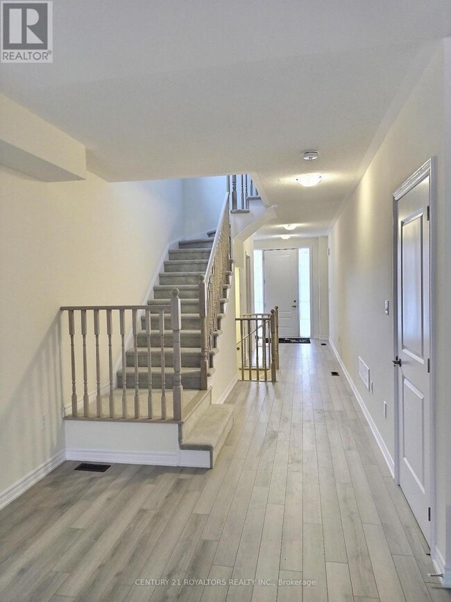 Building Photo - 93 McGill Ave